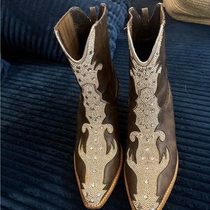 Embellished black Western Boots